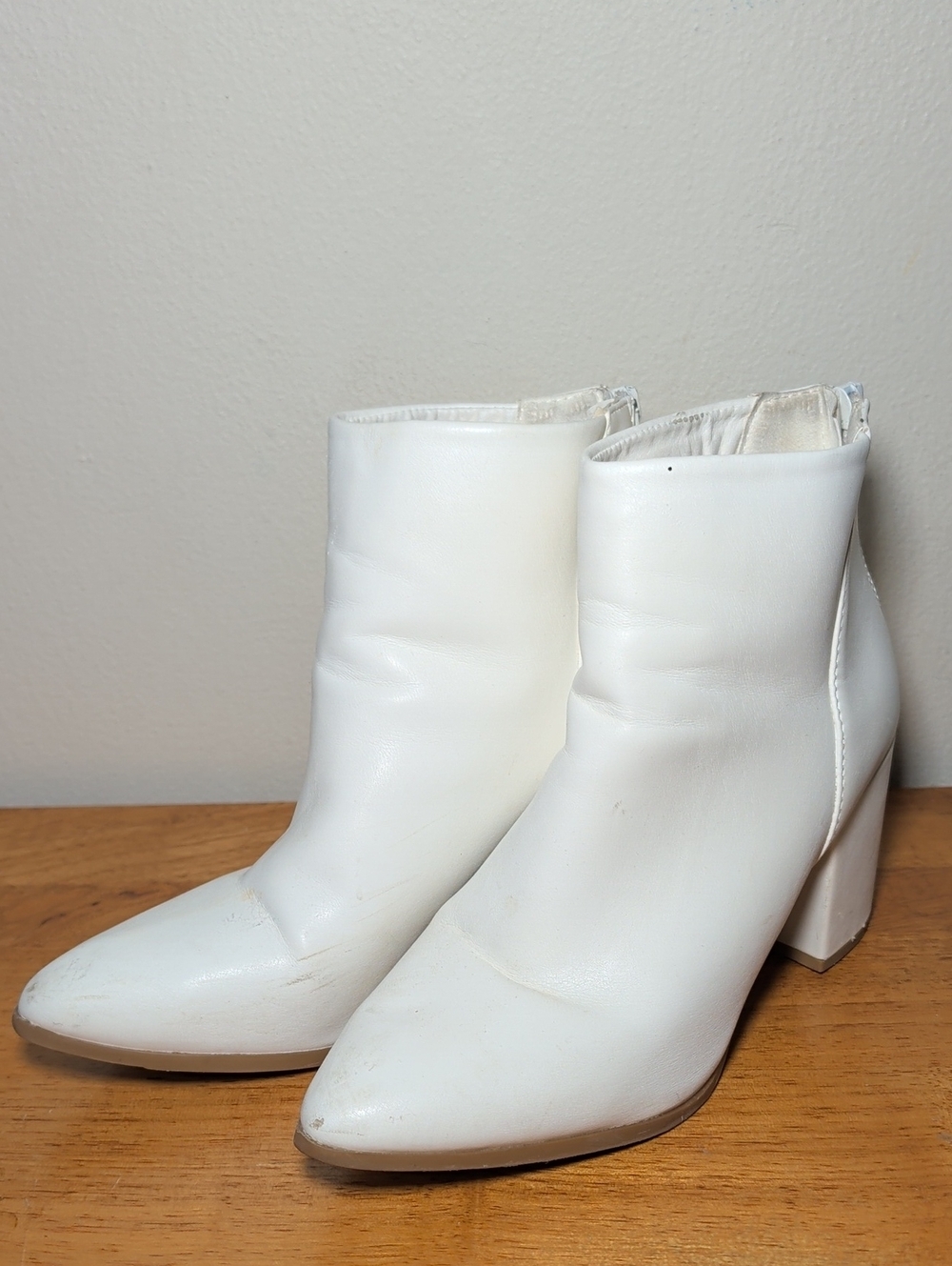 Sheln White Faux Leather Ankle Booties Block Heel Almond Toe Mod Women's Size 8